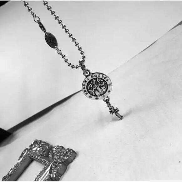 Ch**me He**ts necklaces